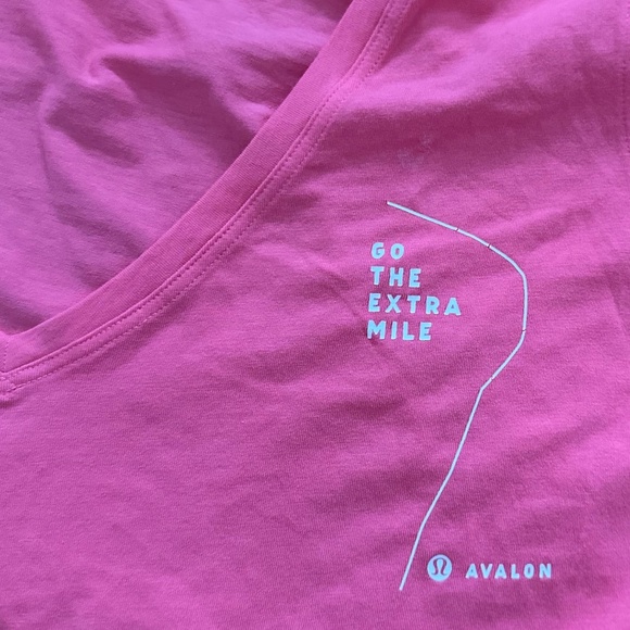Lululemon Love Tee V--Avalon Graphic (6) - Picture 7 of 15